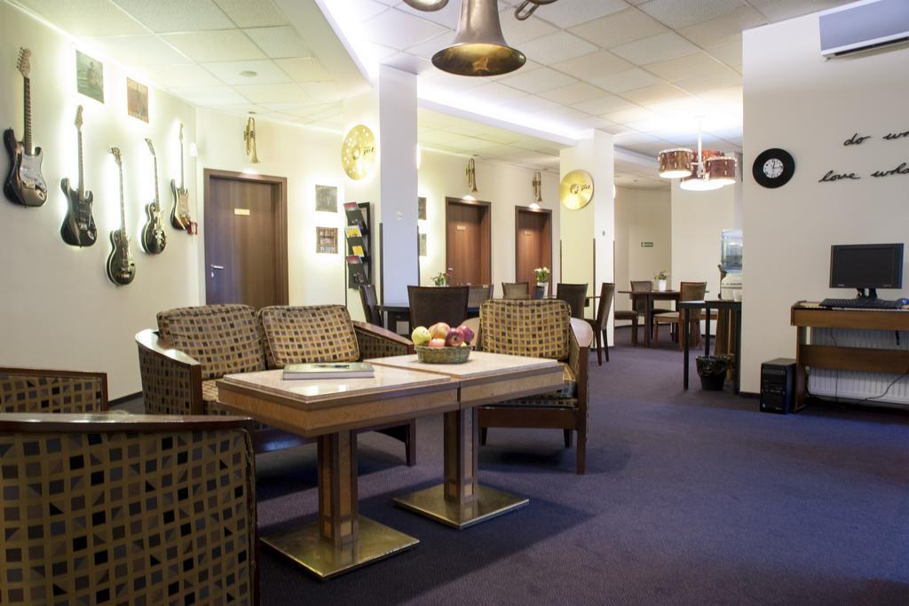 Melody Stary Rynek Poznan Hostel Kültér fotó